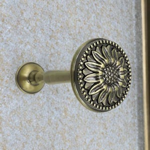 Antique gold floral holdbacks,antique brass holdbacks,vintage curtain holdbacks, tie backs,curtain Holdbacks,antique brass holdbacks 120mm