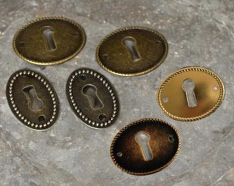 Escudo de latón antiguo, cubierta de ojo de cerradura vintage, latón antiguo y placa de llave, cubierta de ojo de cerradura victoriana adornada, se vende individualmente