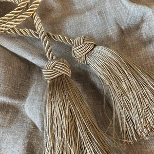 Curtain tie backs, gold curtain tassels, tassels tie backs, vintage style curtain tie tassels, antique style tassels, curtain ropes