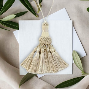 Decorative key tassels, ivory key tassels, vintage style tassels, antique style tassels, furniture tassels, cream tassels, ivory tassels