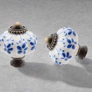 Blue and white Victorian Pumpkin Cabinet Knobs – Vintage Style Drawer Pulls, Antique Brass Cupboard Handles, Shabby Chic Furniture Hardware