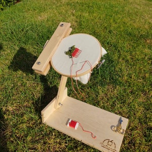 EMBROIDERY HOOP STAND, quilt hoop holder, hand embroidery stand, cross stitch hoop holder