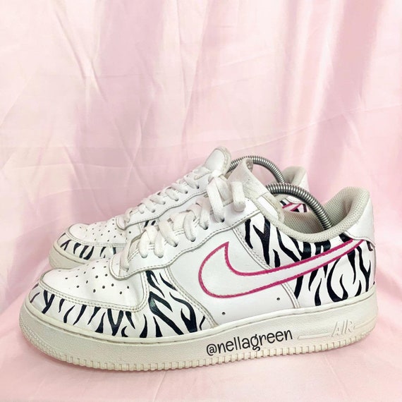 air force with pink tick