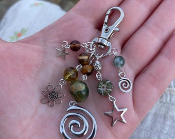Llavero en espiral, llaveros hechos a mano, llaveros, piedras semipreciosas, llaveros hippies, accesorios hippies,