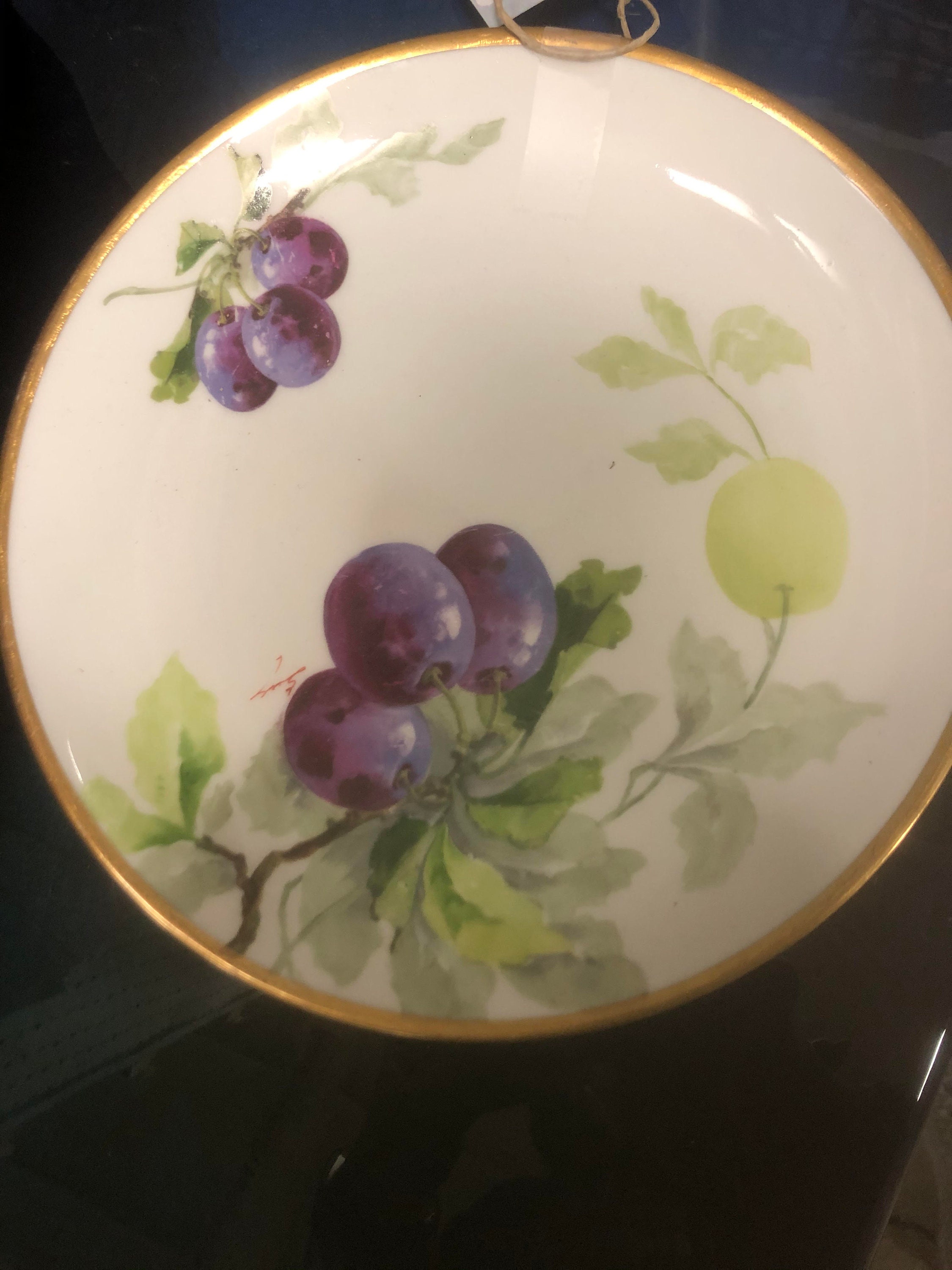 New Plate Gilded Heart Plate With Grape Engraved Design new 