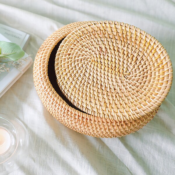 Oval Rattan Basket with Lid, Jewelry Basket,Catchall Basket For Housewarming Gift