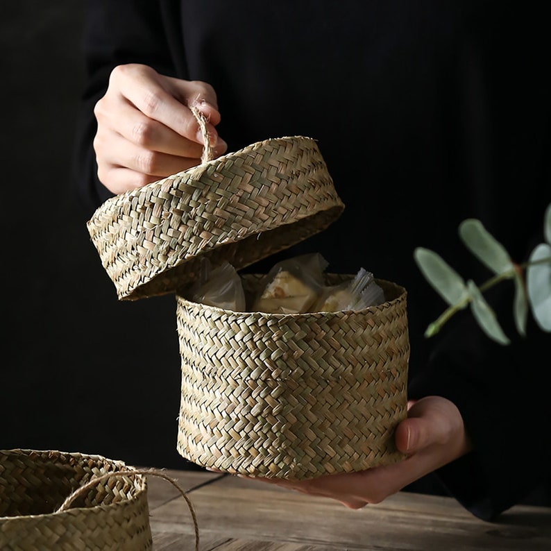 Round Seagrass Woven Small Basket with Hinged Lid Vintage Etsy