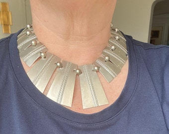 vintage Silver Tone Lightweight Metal Modernist Statement Necklace