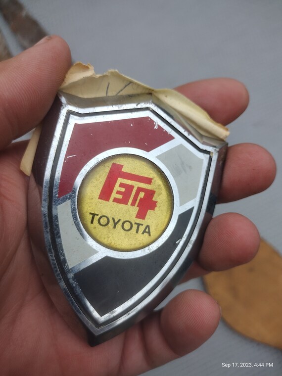 RARE Vintage Emblem 60s 70s Toyota TEQ FJ40 Celica Supra
