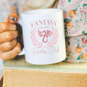 Kubek Klubu Czytelników Fantasy Kubek do czytania Kubek do książki Prezenty do czytania Kubek fantasy Kubek smoka Różowy kubek Prezenty dla miłośników książek Kubek książkowy