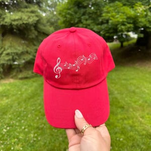 Broderad G-klav Pappahatt Musikerhatt Orkesterhatt Konservatoriehatt Nothatt Presenter till henne Presenter till honom Musikerpresenter