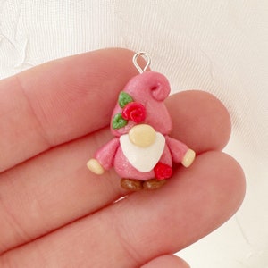 Amuleto de gnomo para el día de San Valentín: arcilla polimérica kawaii: marcador de punto