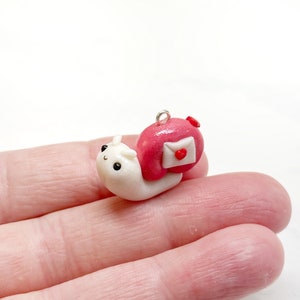 Caracol del Día de San Valentín- Arcilla polimérica Kawaii Encanto- Marcador de puntada
