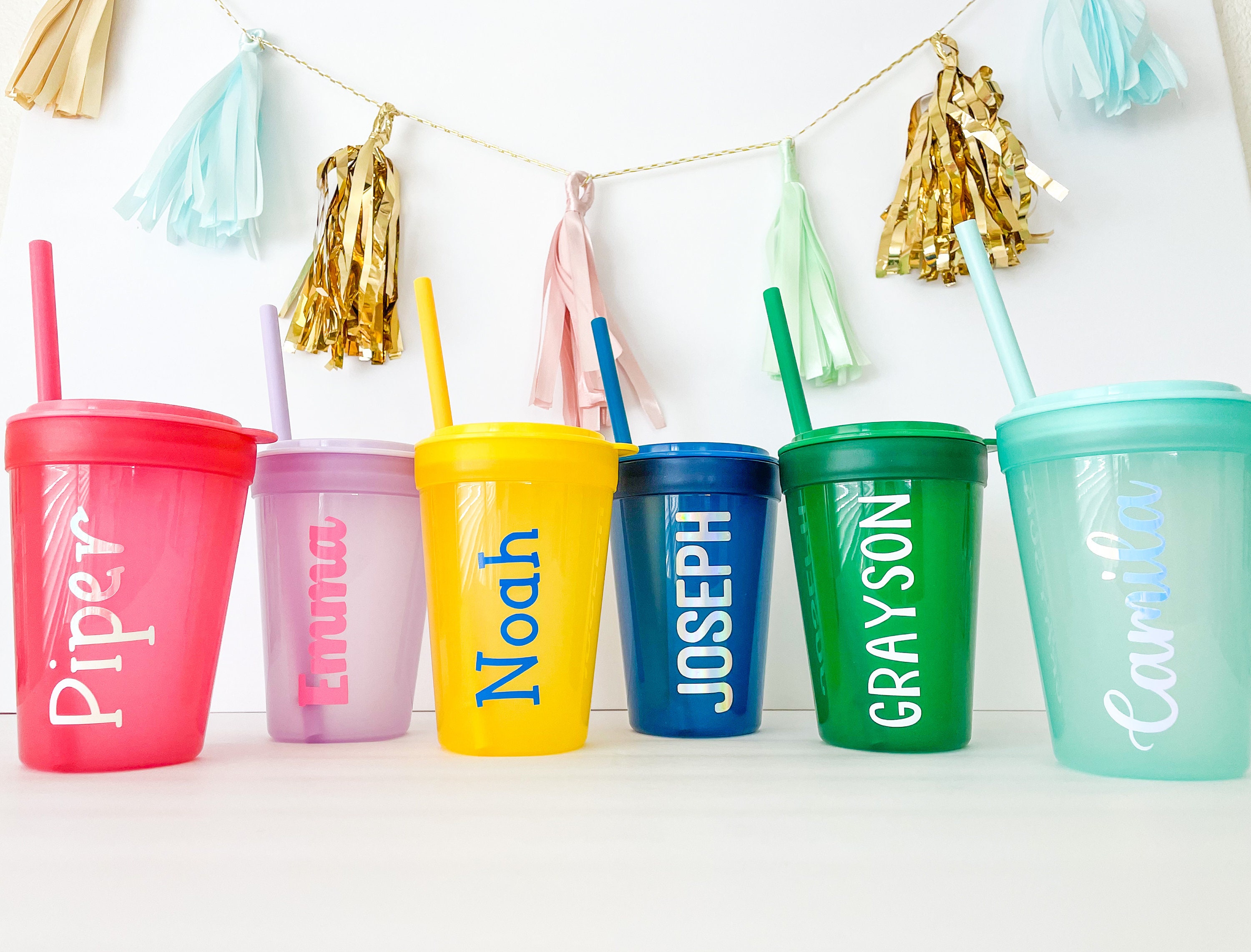 Custom kids tumblers w/ lids and straws. Can customize to a design of your  choosing. Message 480-495-0043 #sayanythingdesigns