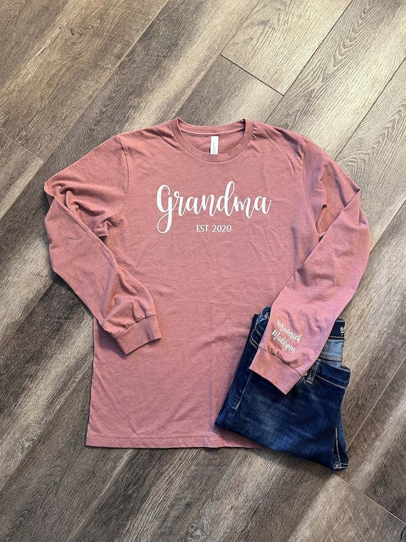 Personalized Long Sleeve Grandma Shirt With Grandkids Names - Oma Shirt With Grandkid Names - Personalized Gift For Abuelita - Gift For Nana