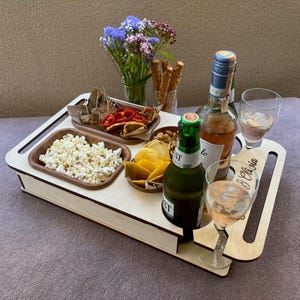 Husband gift idea – engraved couchbar with fruit bowl and popcorn bowl setup