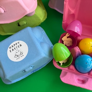 Caixa de ovos de Páscoa com adesivo personalizado, ficha de recompensa para crianças | Cesta de Páscoa, presente para netos, presente de Páscoa, enchimentos de ovos, atividade divertida de Páscoa