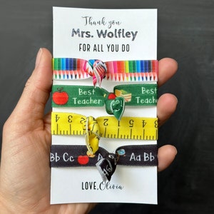 Presentes para professores | Presente de agradecimento aos professores | Semana de agradecimento aos professores | Elástico de cabelo PERSONALIZADO | Lembrancinhas para professores | Presente escolar | Elásticos de cabelo