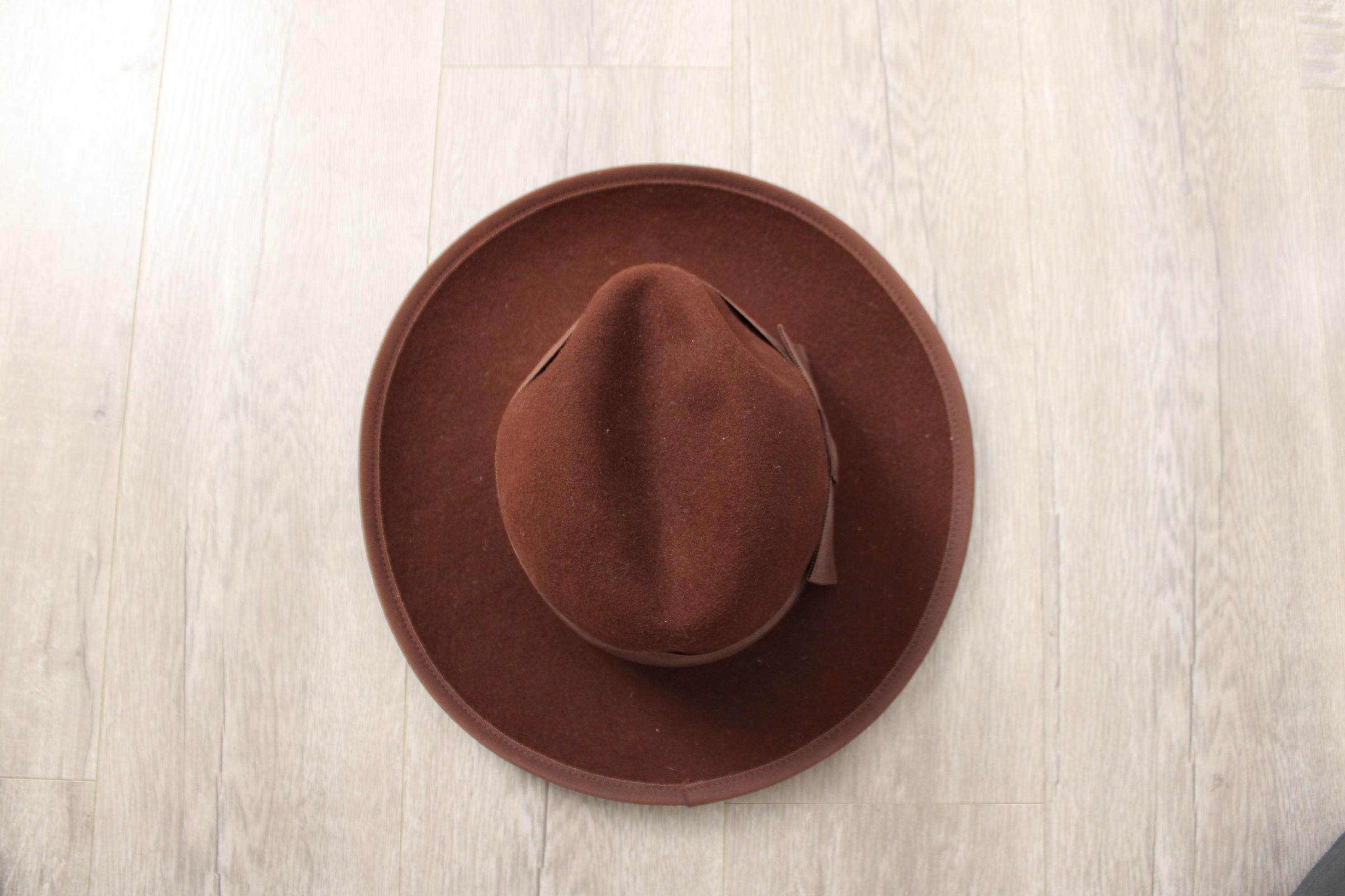 Vintage BETMAR Tan Fabric Fedora Hat Betmar Fedora Hat: 100% Wool Felt With Feather Accent  main image 4