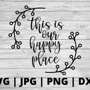 以下が含まれることがあります： 花輪と「This is our happy place」というテキストが書かれた白黒のグラフィックデザインです。