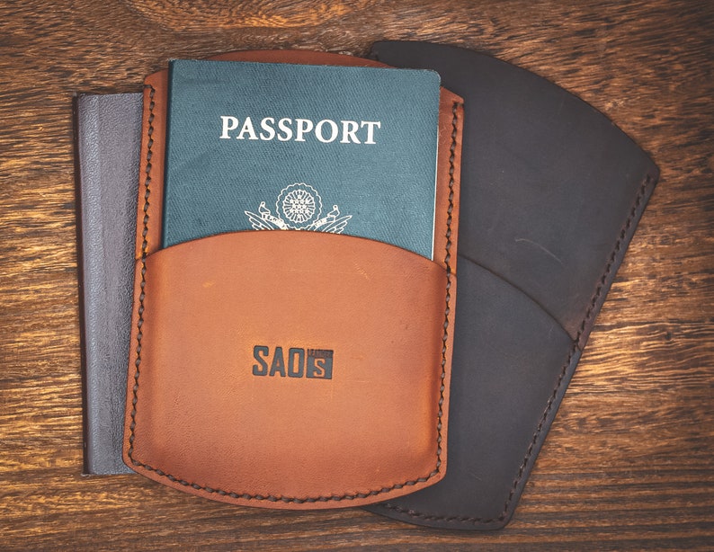 Cartera de pasaporte, porta pasaporte de cuero, cubierta de viaje hecha a mano, regalos para viajeros, estuche de pasaporte en marrón oscuro/marrón bronceado imagen 3