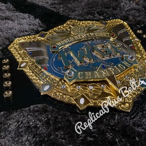 New IWGP / NJPW World Heavyweight Championship V5 Title Belt (3.5mm Zinc) image 2