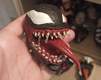 Genomskinlig Venom-kylskåpsmagnet: Anpassad symbiotskulptur