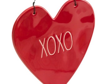 RAE DUNN Red Ceramic "XOXO" Wall Sign Plaque. Heart Shape. Valentine Gift. Romantic. Font Letters Vintage Look