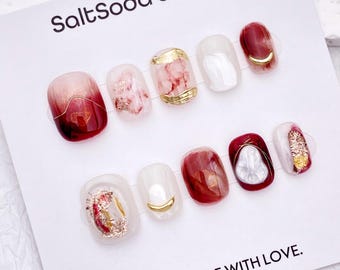 Glitter Gold Handmade Press On Nails: White Burgundy Tie Dye, Short Round