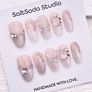 Crystal Butterfly Nail/Cute Light Pink Oval Shape Nail/Silver Cat Eye French Tip Nail/Handmade Press on Nail/Wedding Valentine Nail