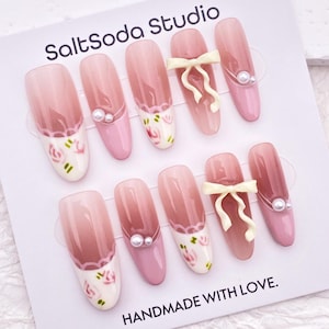 Uñas con lazo bonito y sencillo/Uñas ovaladas largas en rosa claro/Uñas con punta francesa en rosa blanco con flores/Uñas a presión hechas a mano/Uñas florales primaverales