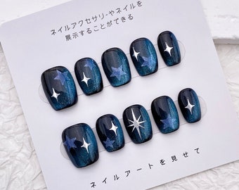 Charmante donkerblauwe nagel/leuke korte sternagels/handgemaakte pers op nagels/populaire trendnagel/blauwe en zwarte nagels/fancy mooie nagel