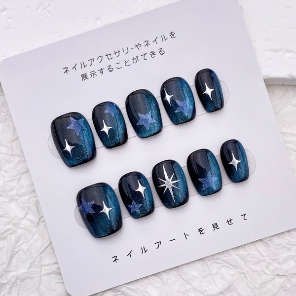 Charmante donkerblauwe nagel/leuke korte sternagels/handgemaakte pers op nagels/populaire trendnagel/blauwe en zwarte nagels/fancy mooie nagel