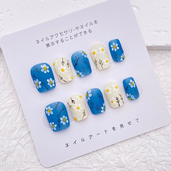 Vintage Boho Dainty Daisy Nails/Floral Design Press On Nails/Cute Short Blue Nails/Spring Nails Art/Handmade Fake Nails Set