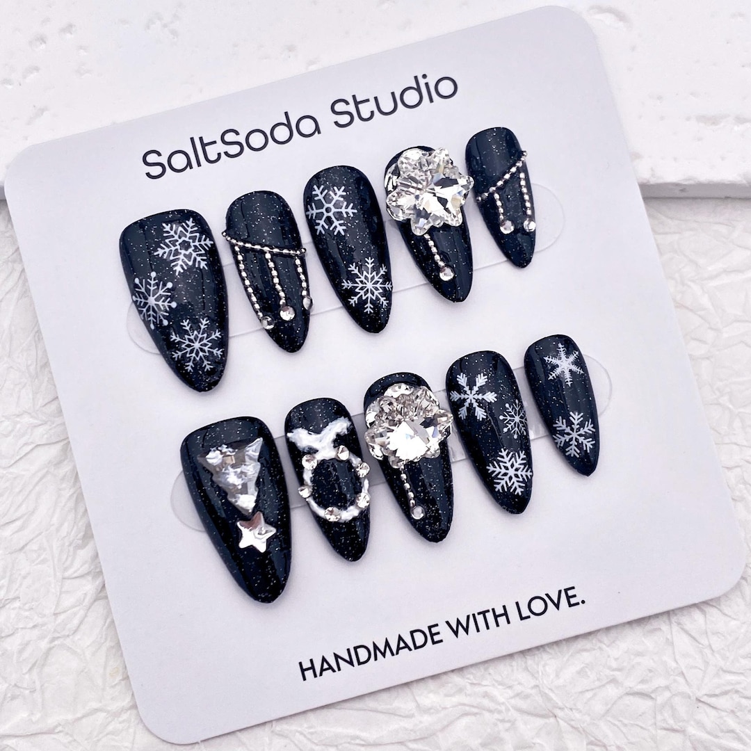 2025 Sparkly Crystal Nails Shine Bright