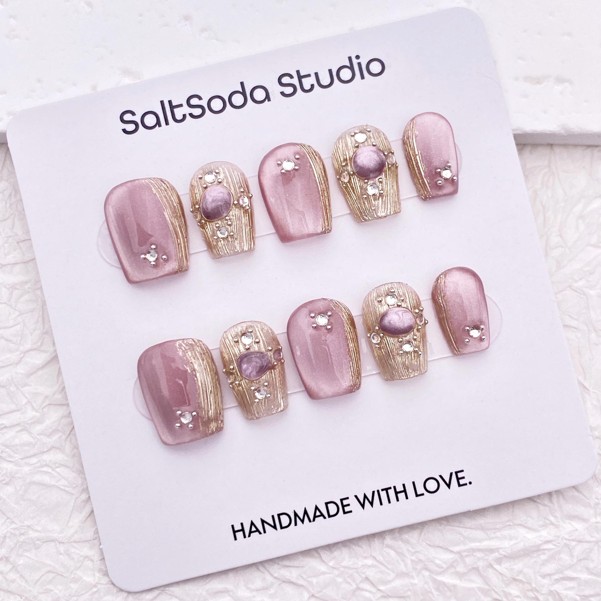 Glitter Light Pink Cat Eye and Gold Nail/Cute Short Coffin Nail/Handmade Press on Nail/Trendy Popular Nail/Fashion Y2k Party Nail