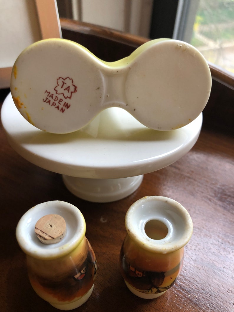 Warm Scenic Japanese Salt /& Pepper Shakers on Tray 3 Piece Set VINTAGE