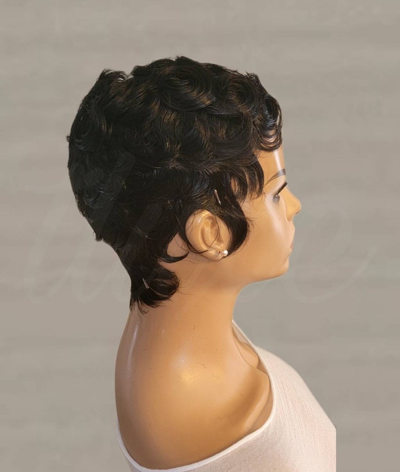 Petite Curly Human Hair Wig: Wet & Wavy Pixie Cut - Glueless Black Wig bild 6