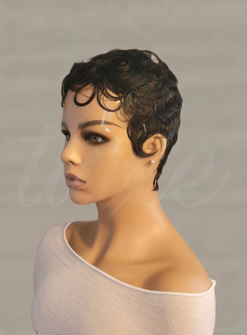 Petite Curly Human Hair Wig: Wet & Wavy Pixie Cut - Glueless Black Wig bild 5
