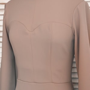 Patrón de costura en PDF para vestido con mangas abullonadas, detalles de volantes, vestido midi romántico, ideal para principiantes, tallas de mujer (EE. UU. 0-18), descarga instantánea. imagen 8