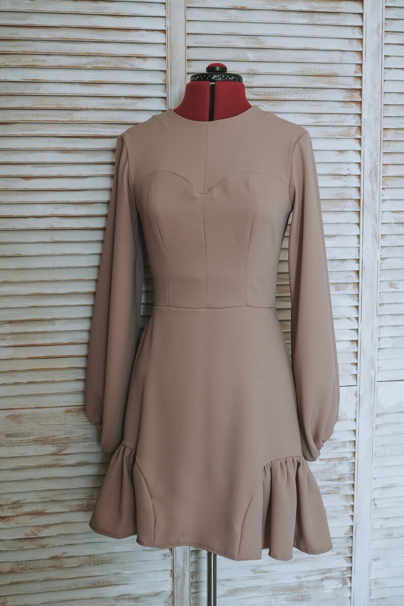 Patrón de costura en PDF para vestido con mangas abullonadas, detalles de volantes, vestido midi romántico, ideal para principiantes, tallas de mujer (EE. UU. 0-18), descarga instantánea. imagen 6