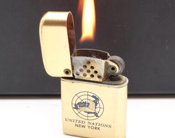 Storm Master Aluminium Vintage Petrol Lighter Made in USA Works good!