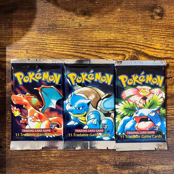 Paquete de refuerzo de cartas Pokémon de la primera edición del set base (Proxie)