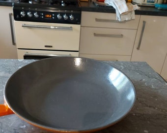 Vintage Le creuset frying pans skillet cast iron fiery  blaze orange wooden handle grey enamel interior country kitchen