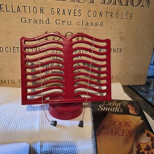 Fabulous Victor cast iron book stand made in England red  old school quality stylish functional great condition display farmhouse retro