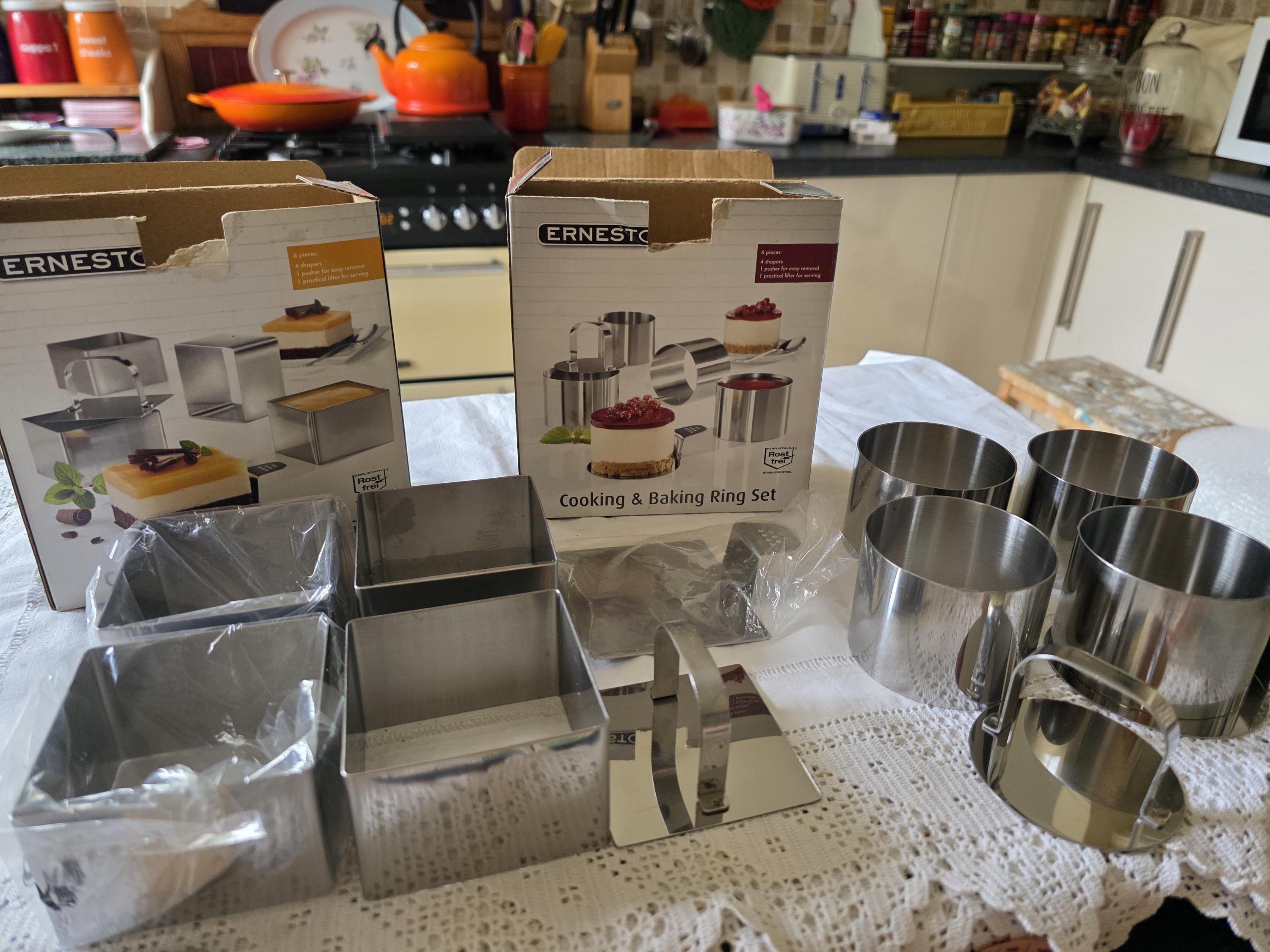 Ernesto Cooking Baking Set Rings Never Used Boxed