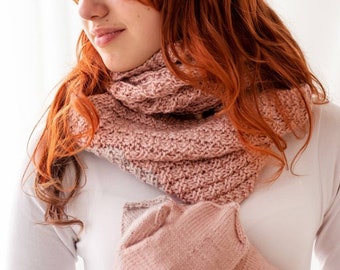 Knit alpaca wool infinity scarf, neck warmer. Beautiful dusty rose colour. Cozy and stylish autumn and winter accessory.