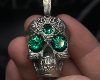 Gotische smaragdgroene schedelhanger, sterlingzilveren occulte ketting, Keltische knoop gotische sieraden voor mannen en vrouwen