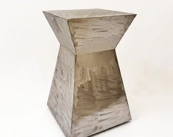 Modern Metal Pedestal, Industrial Side Table, Artistic Display Column, Minimalist Accent Stool, Sculptural Decor Base by EddiArt