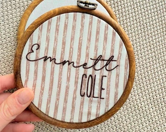 Prénom personnalisé pour bébé - Cerceau prénom brodé pour décoration murale de chambre d'enfant, cadeau personnalisé pour nouveau-né, faire-part de naissance souvenir